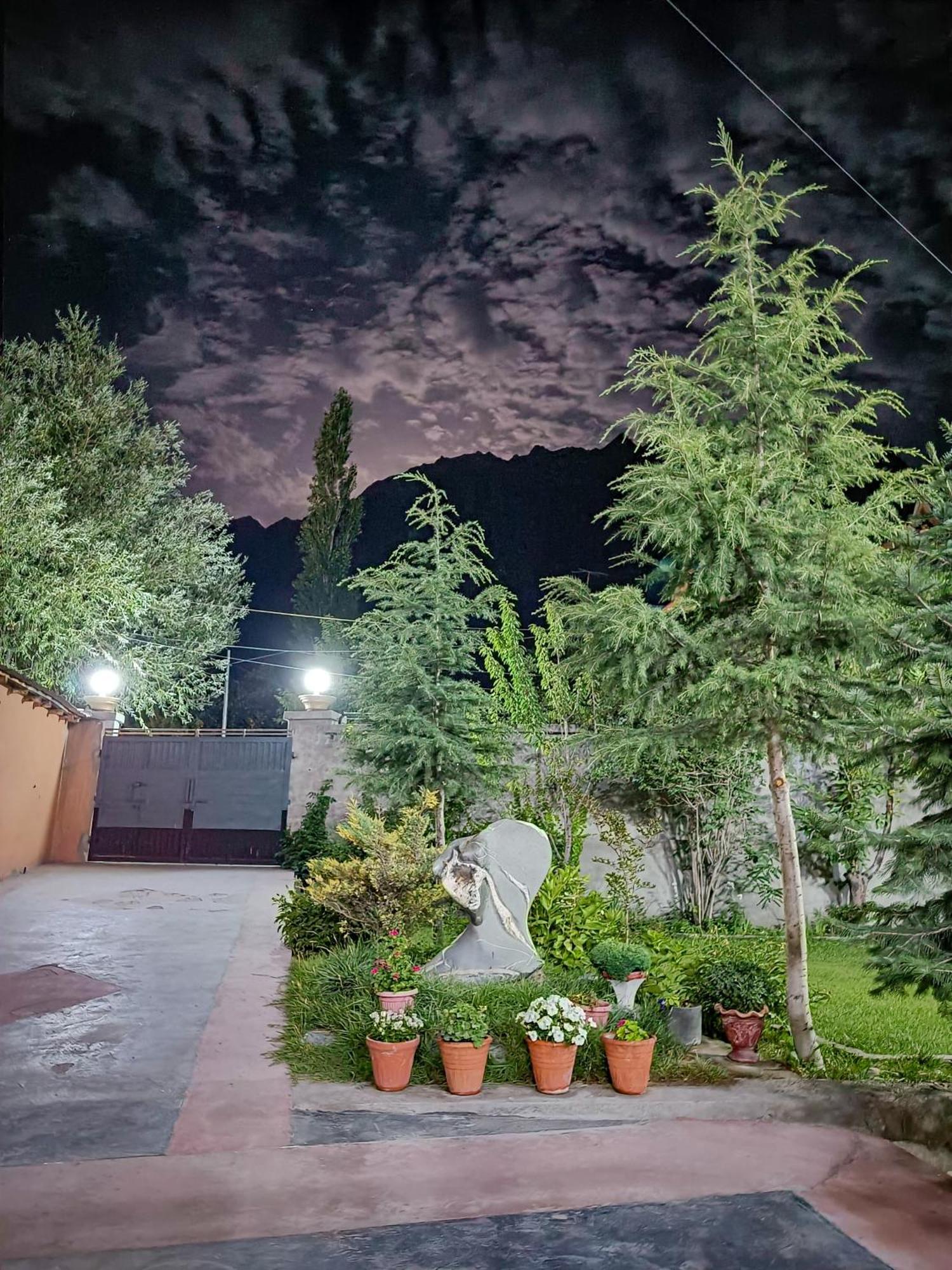 Taaj Residence Skardu Exterior foto