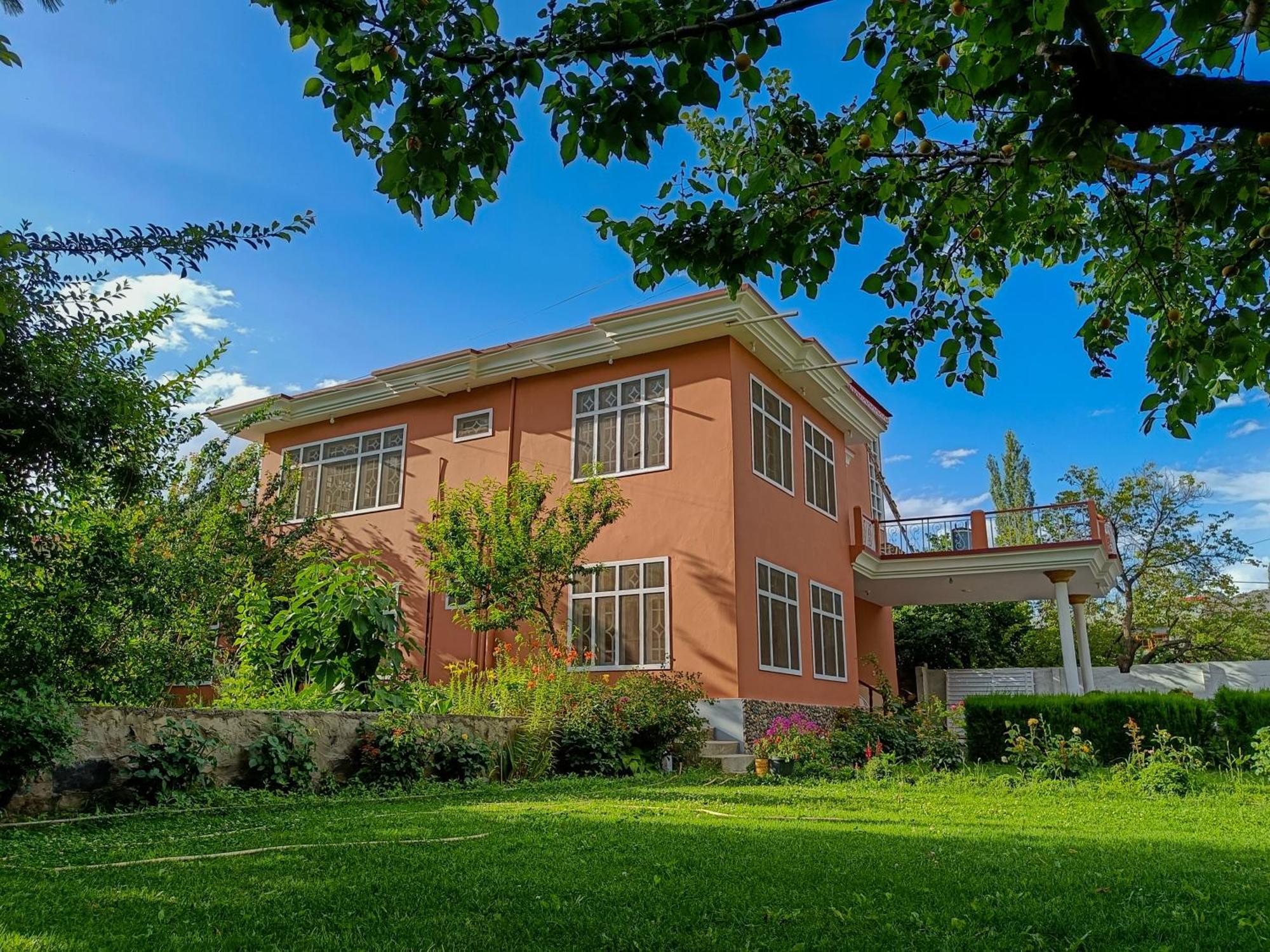 Taaj Residence Skardu Exterior foto